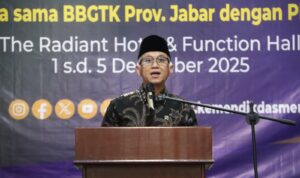 Wamendikdasmen Atip menutup pelatihan pembelajaran mendalam untuk guru dan kepala sekolah di Bandung