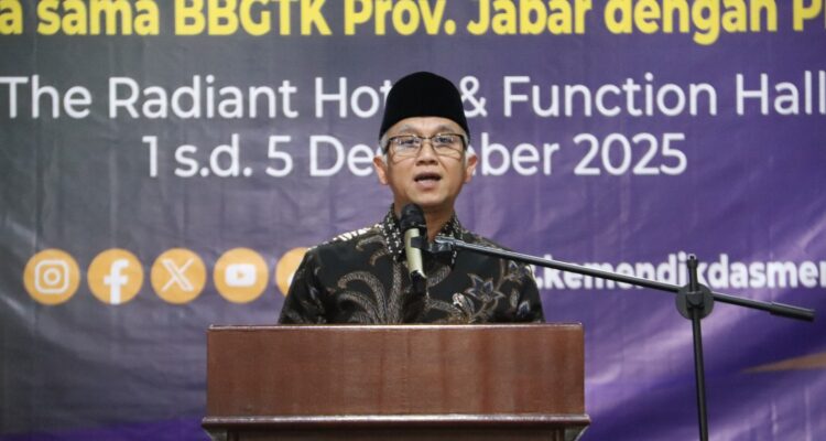 Wamendikdasmen Atip menutup pelatihan pembelajaran mendalam untuk guru dan kepala sekolah di Bandung