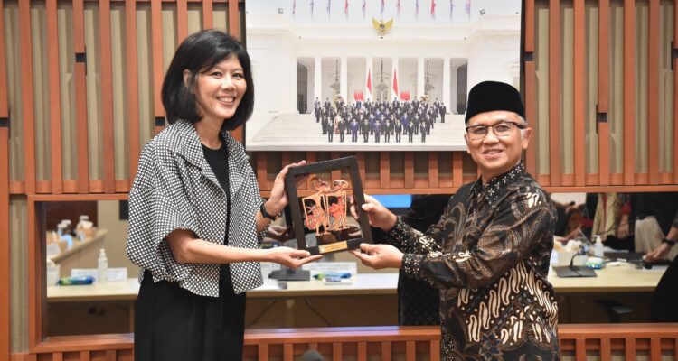 Wamen Atip Latipulhayat menerima kunjungan Presiden Dewan SEAMEO untuk penguatan kerja sama pendidikan Asia Tenggara.