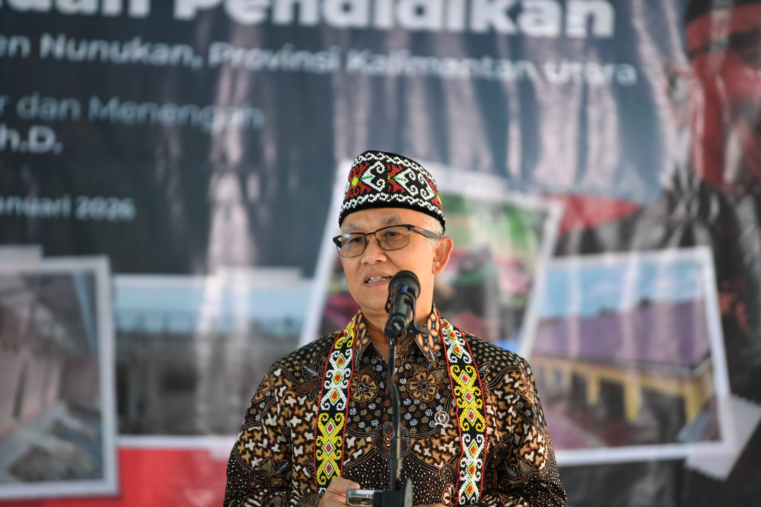 Wamendikdasmen Atip Latipulhayat saat meresmikan 8 sekolah hasil revitalisasi di wilayah perbatasan Nunukan dan Sebatik sebagai upaya pemerataan pendidikan