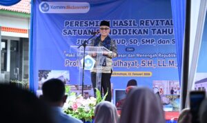 Wamendikdasmen Atip Latipulhayat meresmikan hasil Program Revitalisasi Satuan Pendidikan di Kabupaten Tasikmalaya