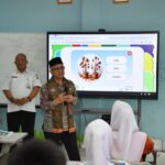 Wamen Atip revitalisasi ruang kelas baru di SMAN 21 Palembang