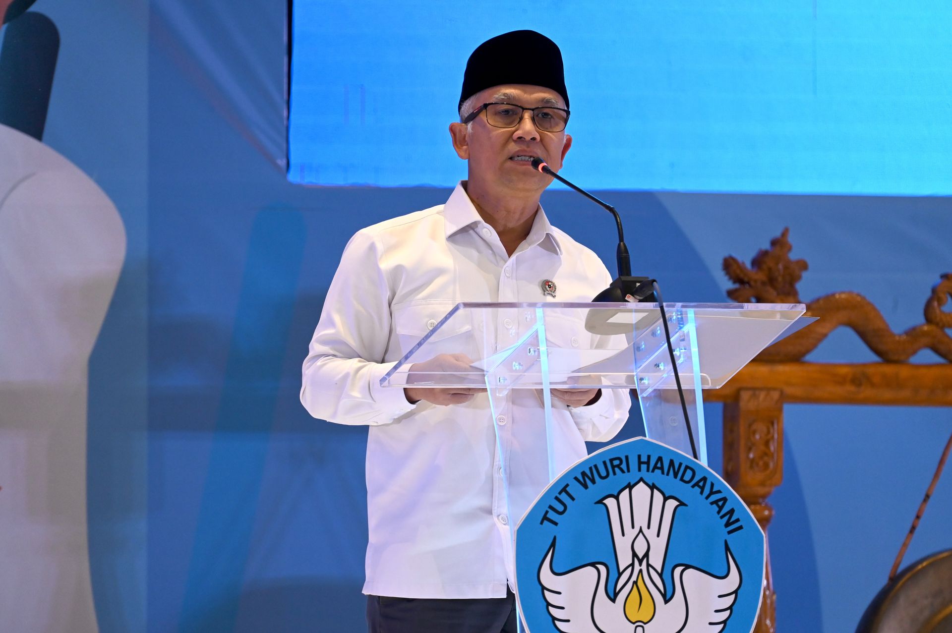 Wakil Menteri Pendidikan Dasar Atip Latipulhayat saat memberikan arahan dalam Rakor Direktorat SMP 2026 di Jakarta terkait sinergi pusat dan daerah